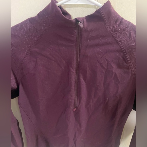 Lululemon Toasty tech 1/2 zip black cherry/maroon embroidered sleeve women’s 6 - Picture 6 of 12